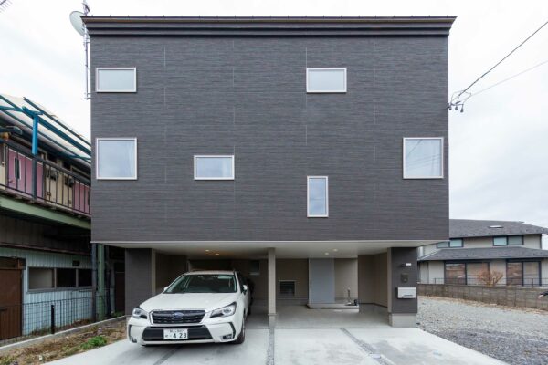 鶴見坦の家